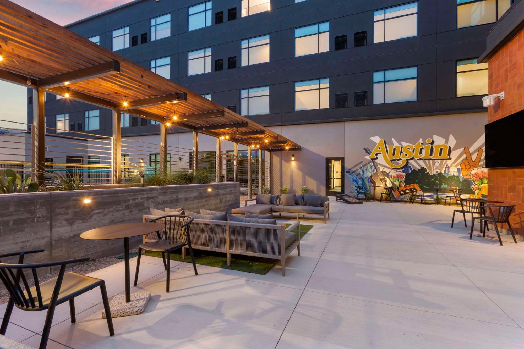Cambria Hotel Austin Airport Esterno foto