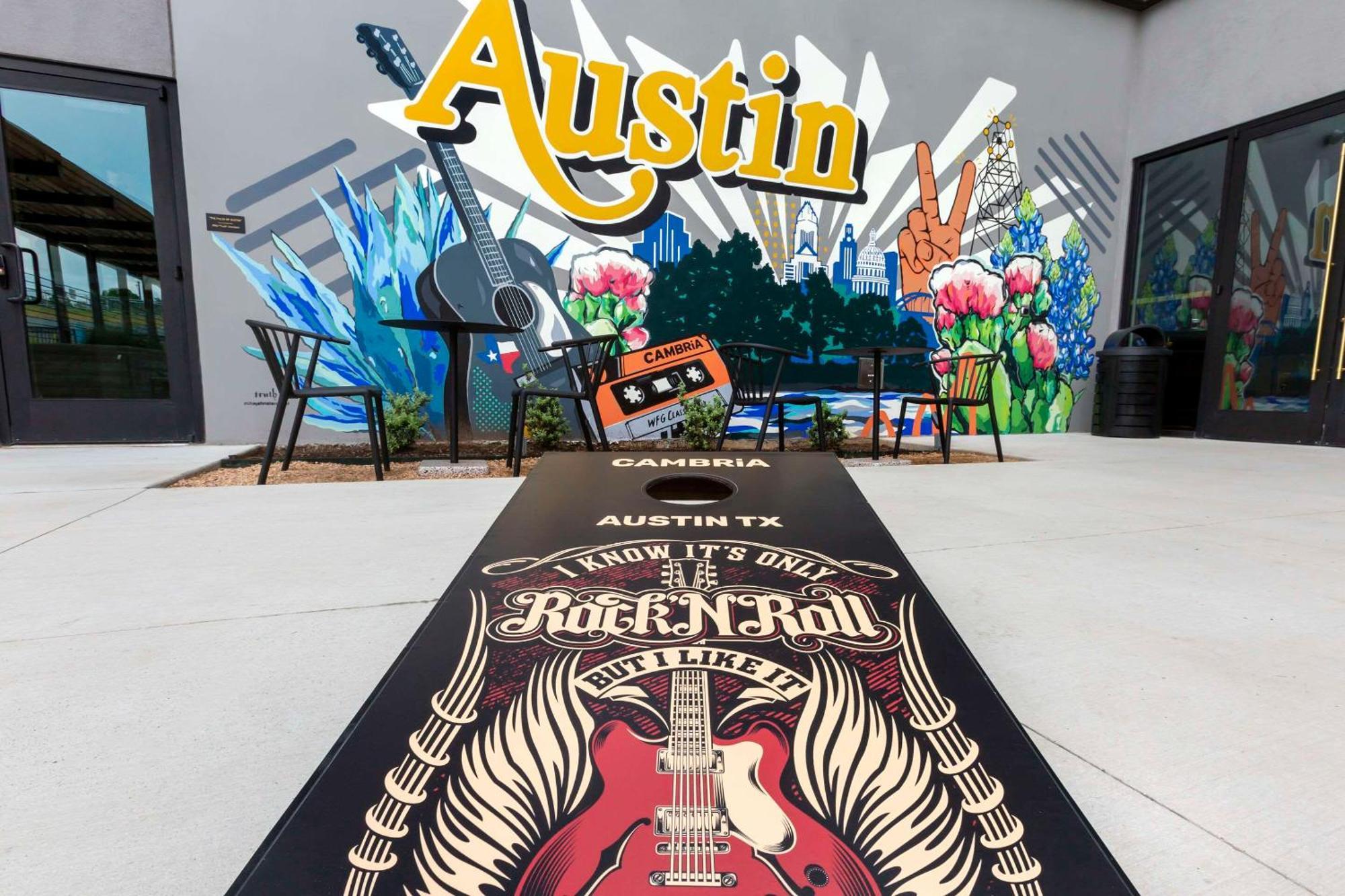 Cambria Hotel Austin Airport Esterno foto