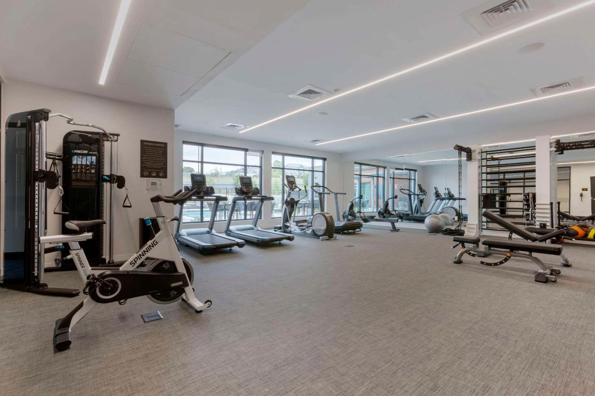 Cambria Hotel Austin Airport Esterno foto