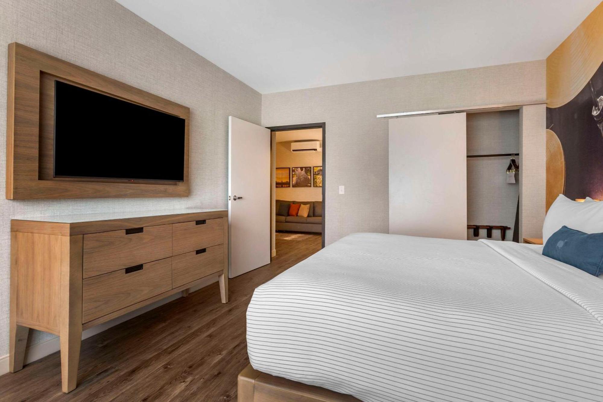 Cambria Hotel Austin Airport Esterno foto