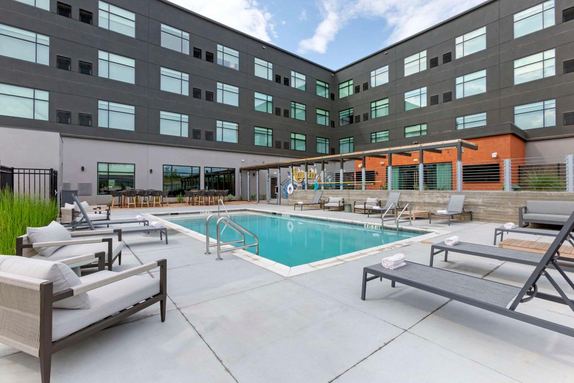 Cambria Hotel Austin Airport Esterno foto